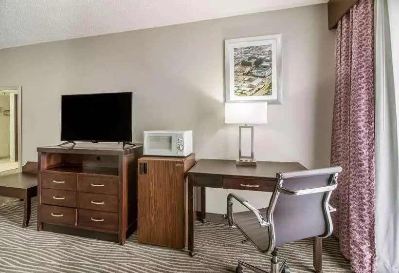 Clarion Hotel Jackson Northwest