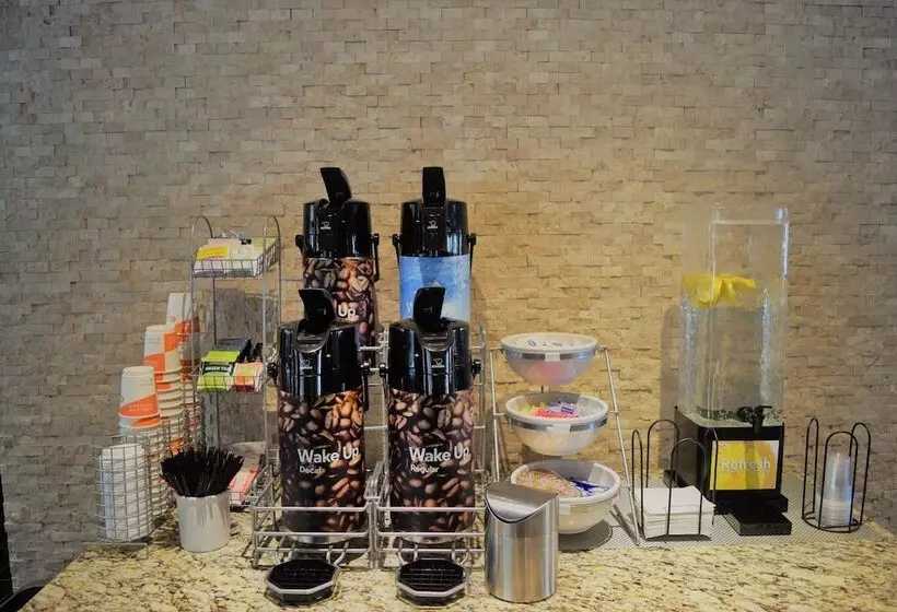 בית מלון כפרי Comfort Inn La Porte