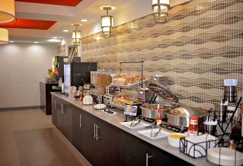 호텔 Comfort Inn & Suites Carrollton