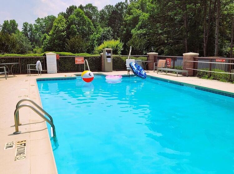 Отель Comfort Inn & Suites Carrollton