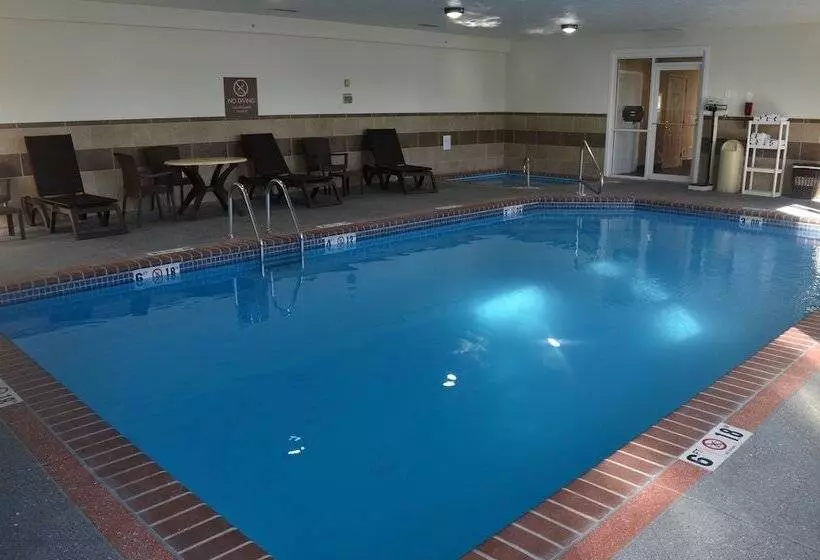 Отель Comfort Inn & Suites Junction City Near Fort Riley