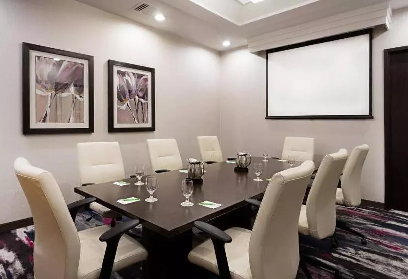 Отель Courtyard Miami Downtown Brickell Area