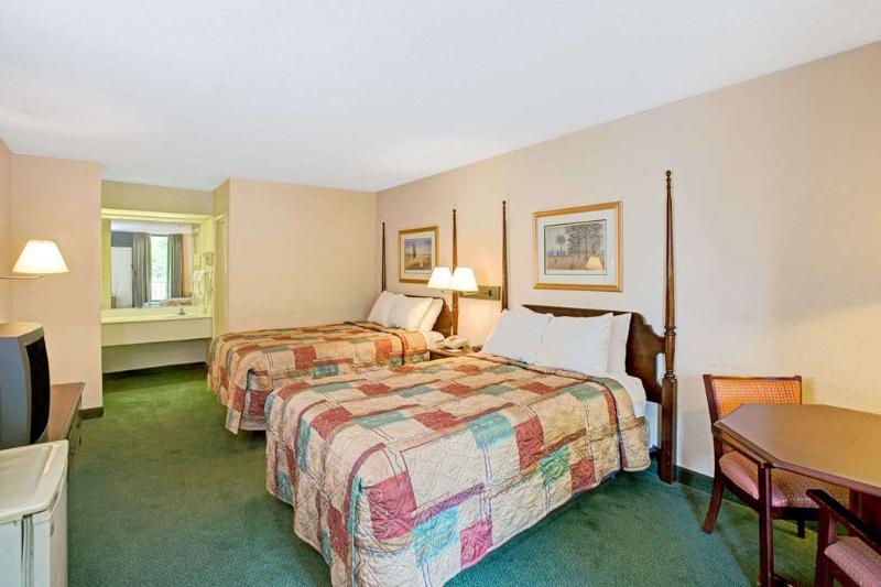 فندق Days Inn Cornelius Lake Norman