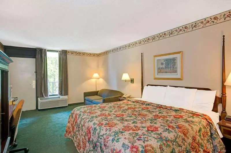 酒店 Days Inn Cornelius Lake Norman