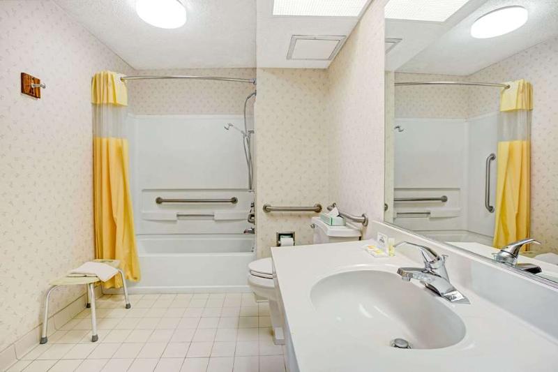 فندق Days Inn Cornelius Lake Norman