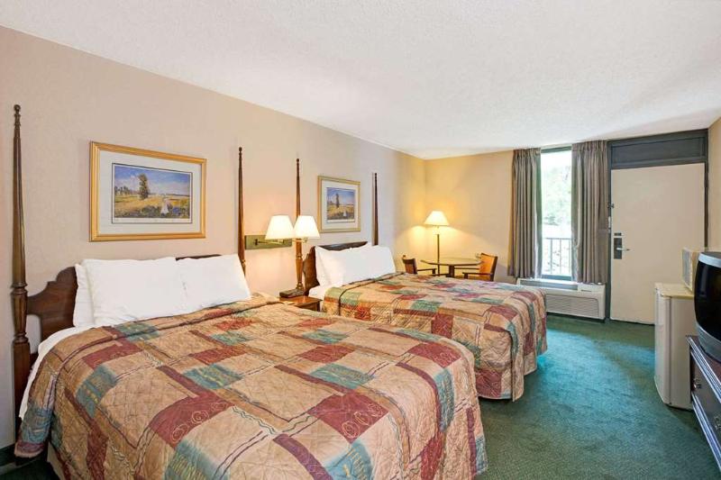 فندق Days Inn Cornelius Lake Norman