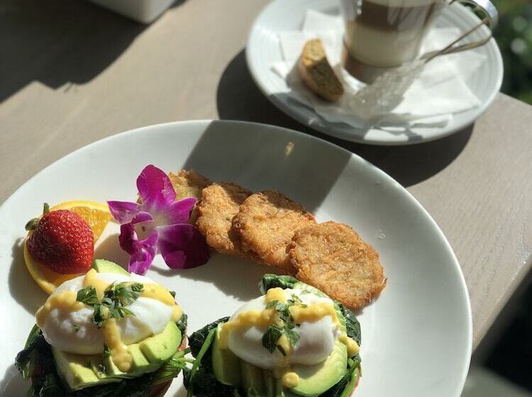 Отель Delray Sands Resort