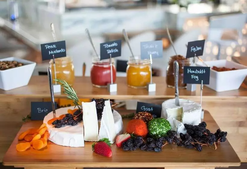 فندق Delray Sands Resort