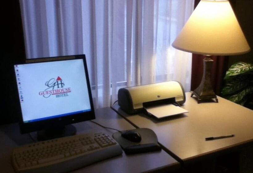 Otel Evergreen Inn & Suites