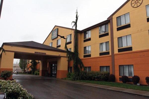 Otel Evergreen Inn & Suites