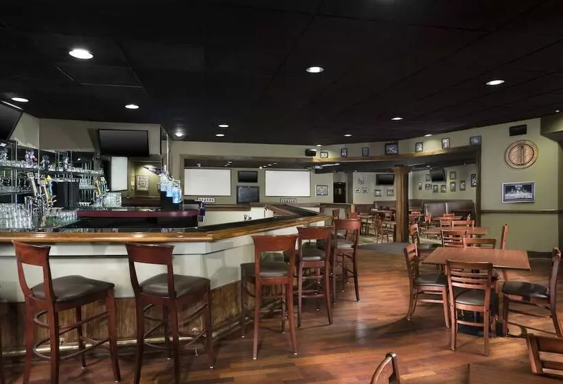 ホテル Doubletree By Hilton Manhattan, Ks