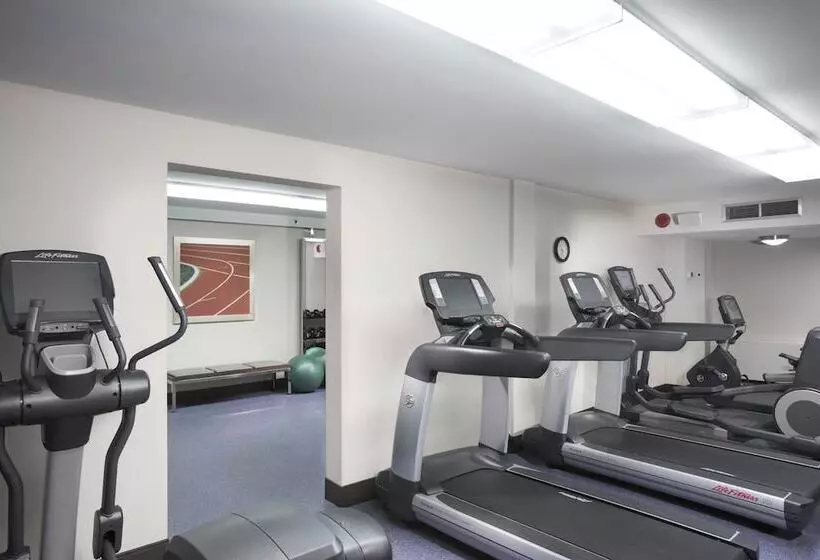 ホテル Doubletree By Hilton Manhattan, Ks