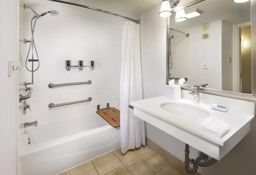 ホテル Doubletree By Hilton Manhattan, Ks