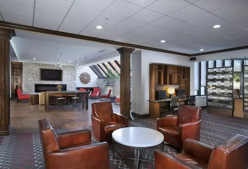 ホテル Doubletree By Hilton Manhattan, Ks