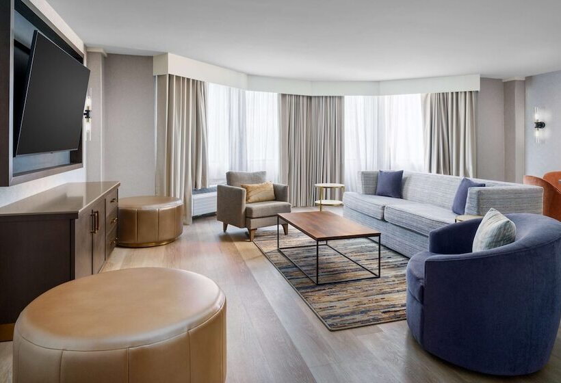 هتل Doubletree By Hilton Charlotte City Center