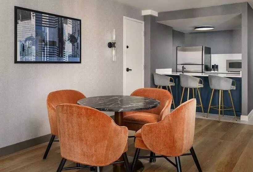 Отель Doubletree By Hilton Charlotte City Center