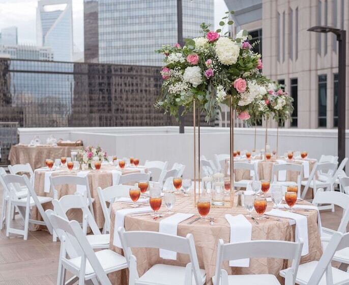 هتل Doubletree By Hilton Charlotte City Center