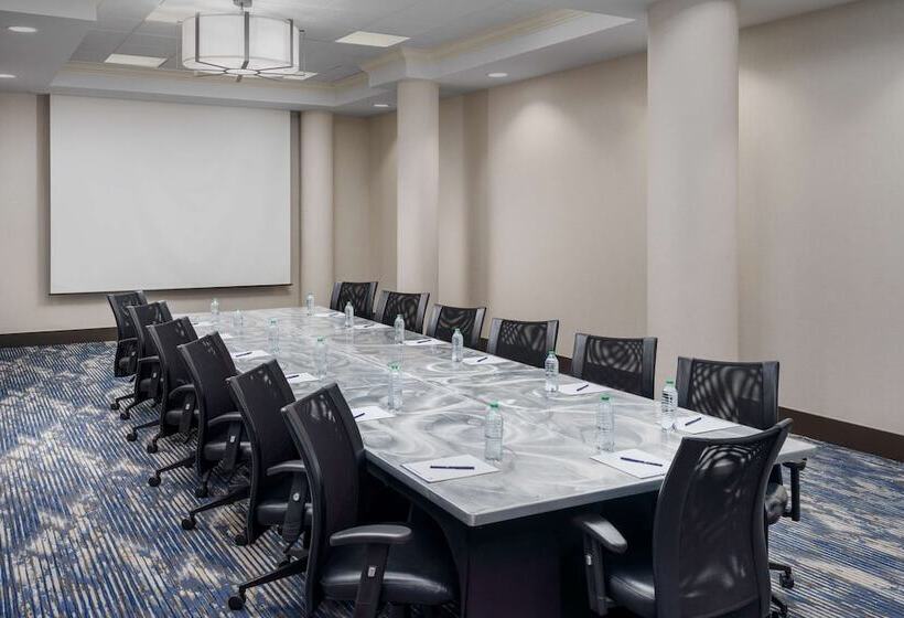 هتل Doubletree By Hilton Charlotte City Center