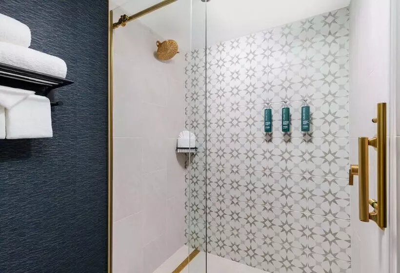 Отель Doubletree By Hilton Charlotte City Center