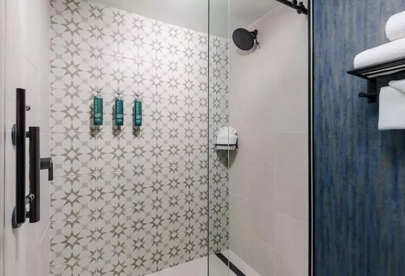 Отель Doubletree By Hilton Charlotte City Center