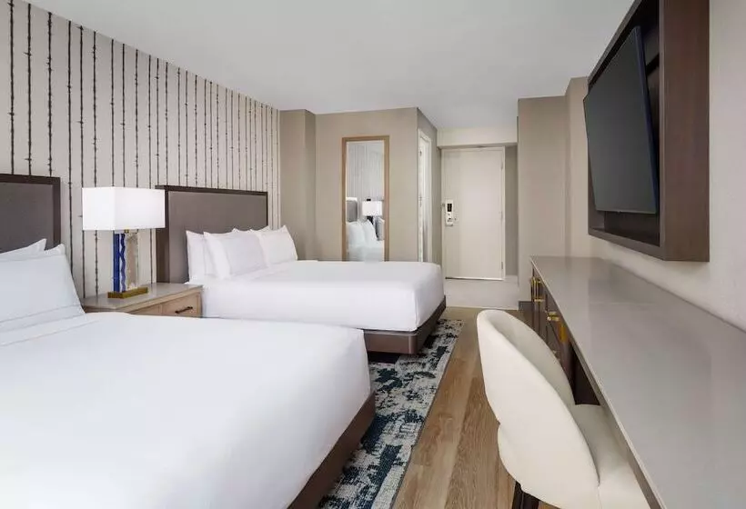 Отель Doubletree By Hilton Charlotte City Center