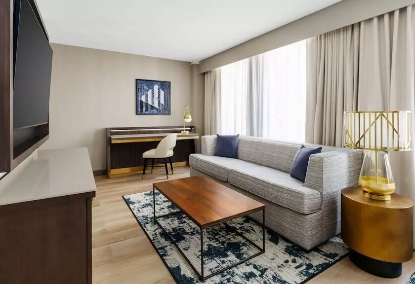 Отель Doubletree By Hilton Charlotte City Center