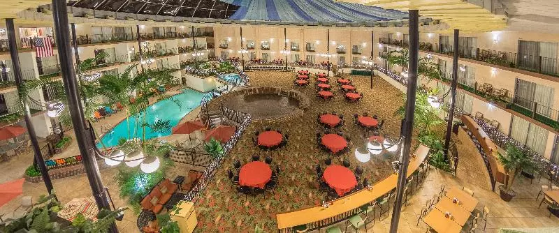 Отель Holiday Inn Des Moines Airport Conf Center, An Ihg