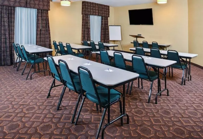 Holiday Inn Express Hotel & Suites Portland Jantzen Beach, An Ihg