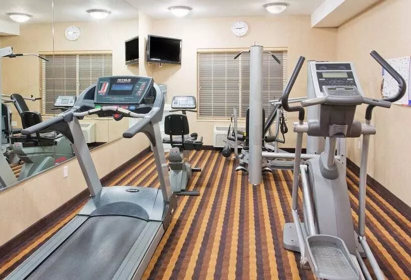 Holiday Inn Express Hotel & Suites Portland Jantzen Beach, An Ihg