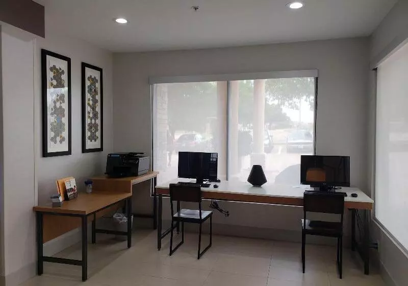 ホテル Holiday Inn Express Arlington Interstate 20 Parks Mall, An Ihg