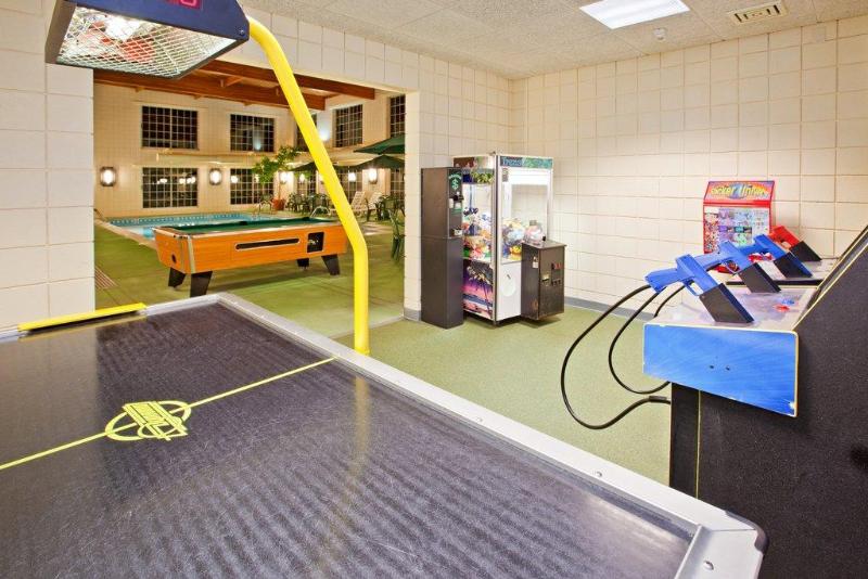 فندق Holiday Inn Express Grand Rapids Southwest, An Ihg