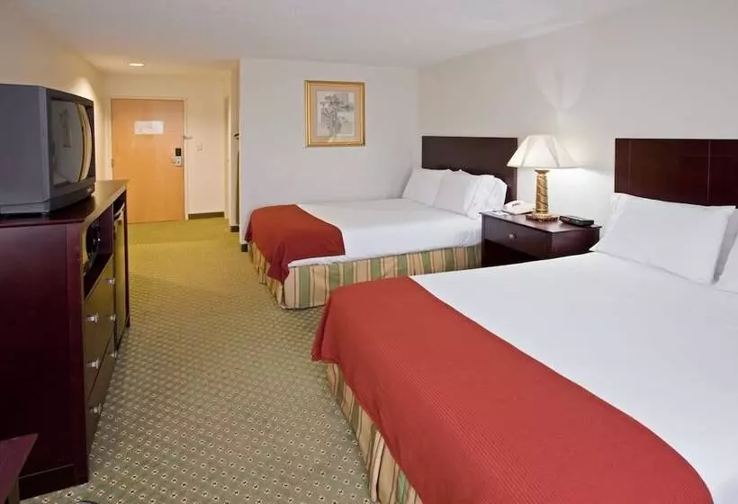 בית מלון כפרי Holiday Inn Express Washington By Ihg