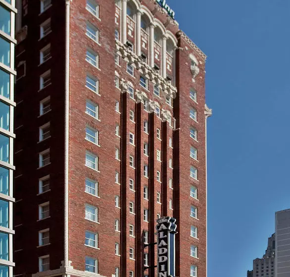 هتل Holiday Inn Kansas City Downtown-Aladdin