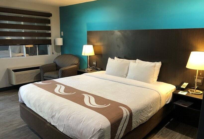 בית מלון כפרי Quality Inn Near Hollywood Walk Of Fame