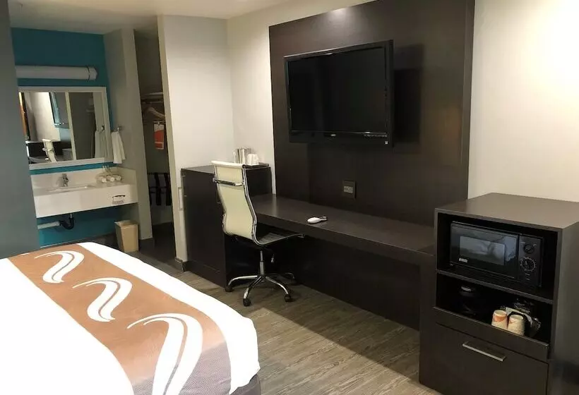 هتل Quality Inn Near Hollywood Walk Of Fame