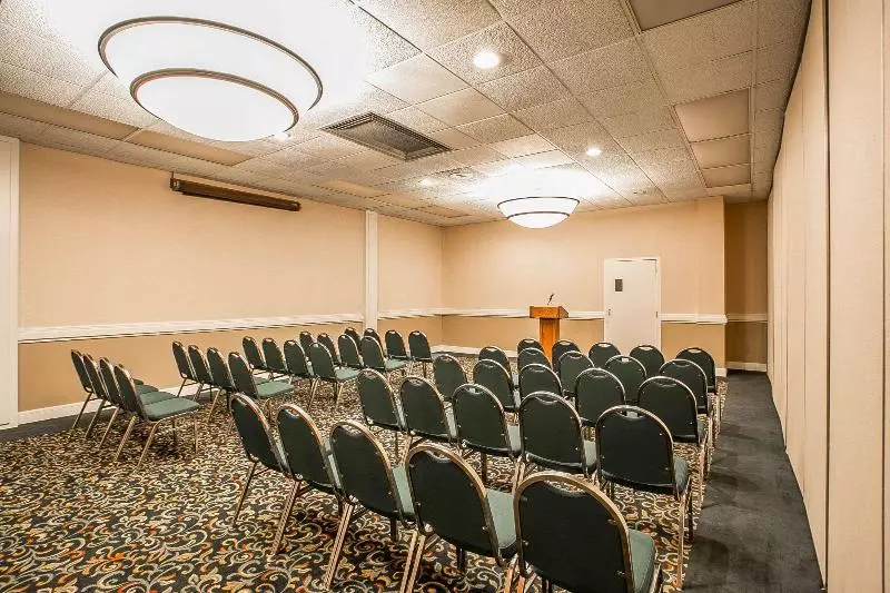 Отель Quality Inn Sumter