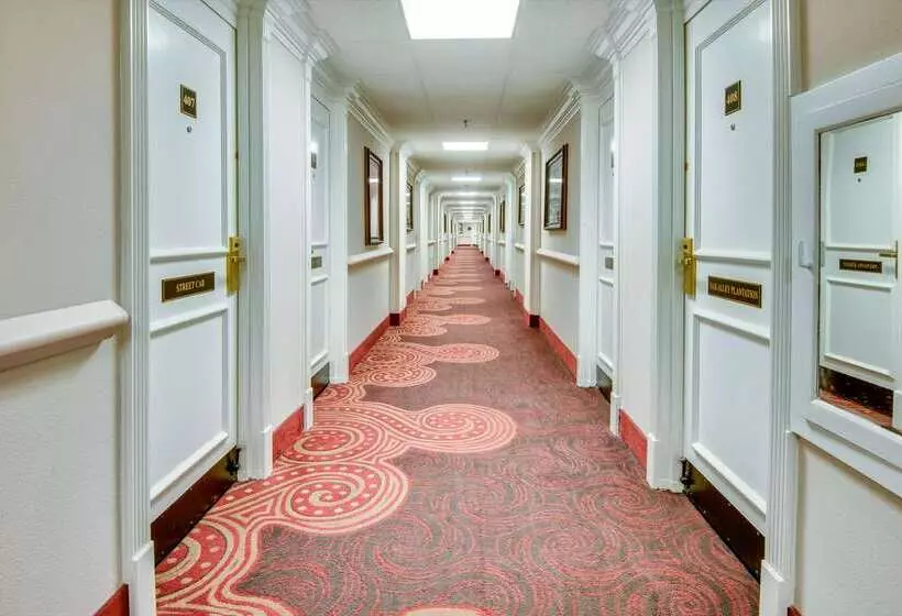 ホテル Ramada By Wyndham Metairie New Orleans Airport