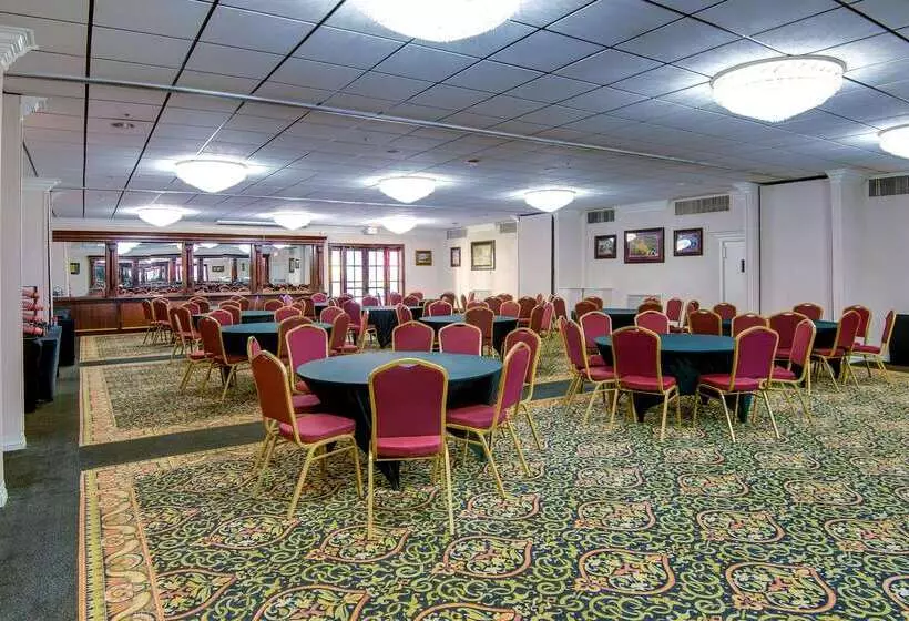 ホテル Ramada By Wyndham Metairie New Orleans Airport