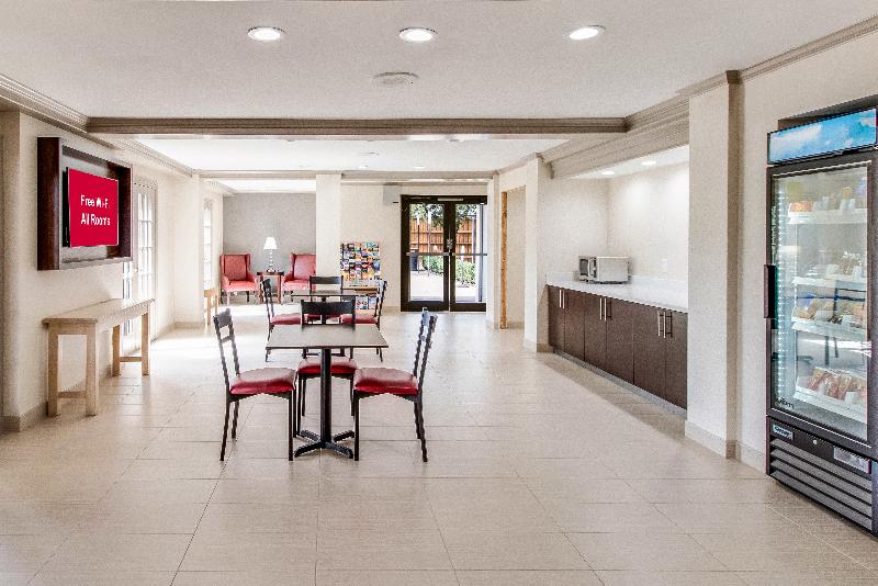 فندق Red Roof Inn Plus+ Dallas   Addison