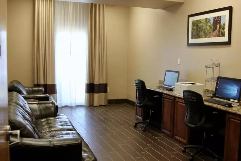 בית מלון כפרי Red Roof Inn Plus+ Dallas Addison