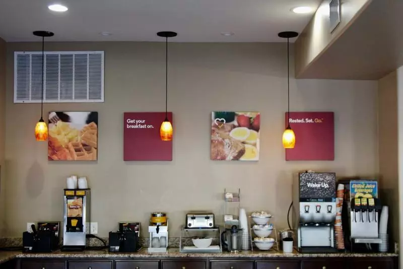 בית מלון כפרי Red Roof Inn Plus+ Dallas Addison