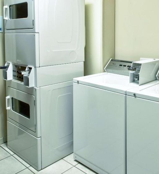 فندق Spring Lake Inn & Suites   Fayetteville