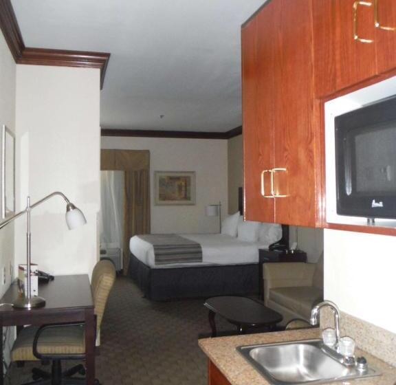 فندق Spring Lake Inn & Suites   Fayetteville