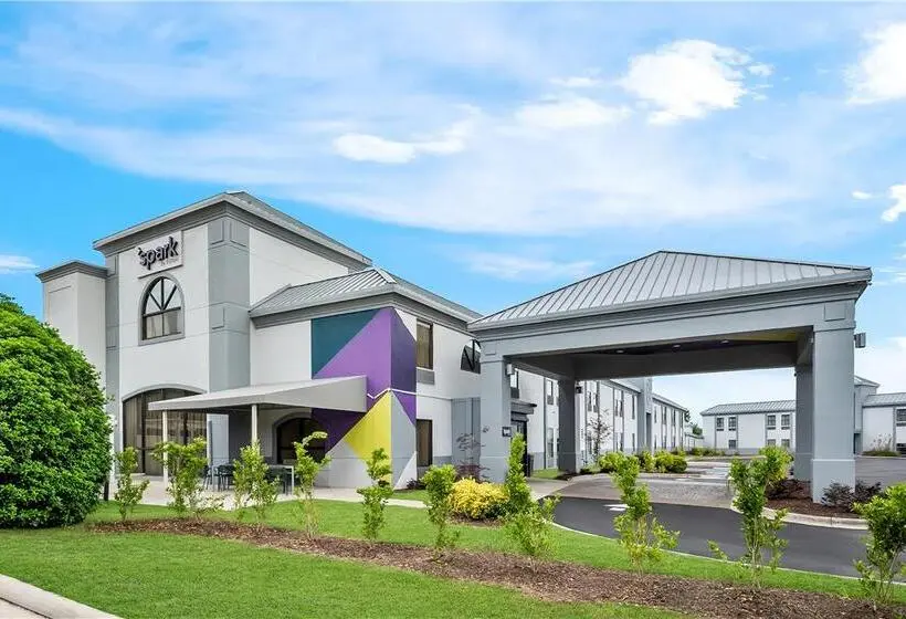 ホテル Spring Lake Inn & Suites   Fayetteville