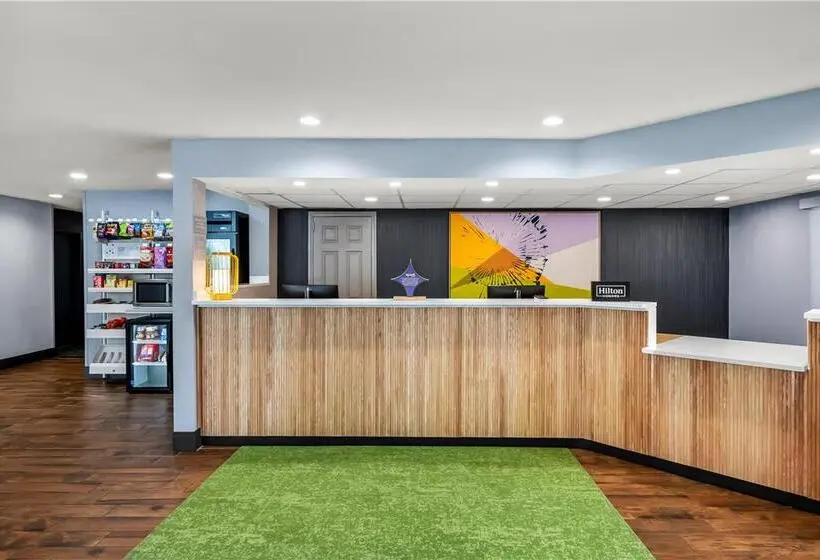 ホテル Spring Lake Inn & Suites   Fayetteville