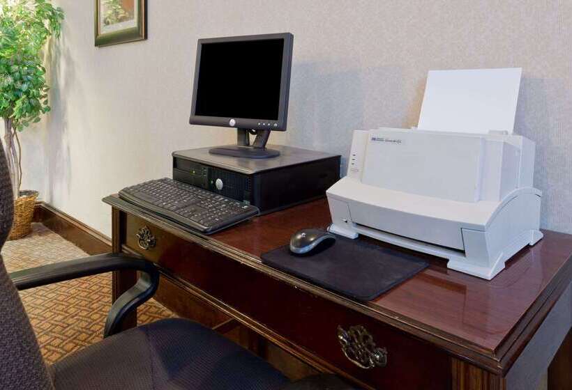 فندق Super 8 By Wyndham Huntersville/charlotte Area