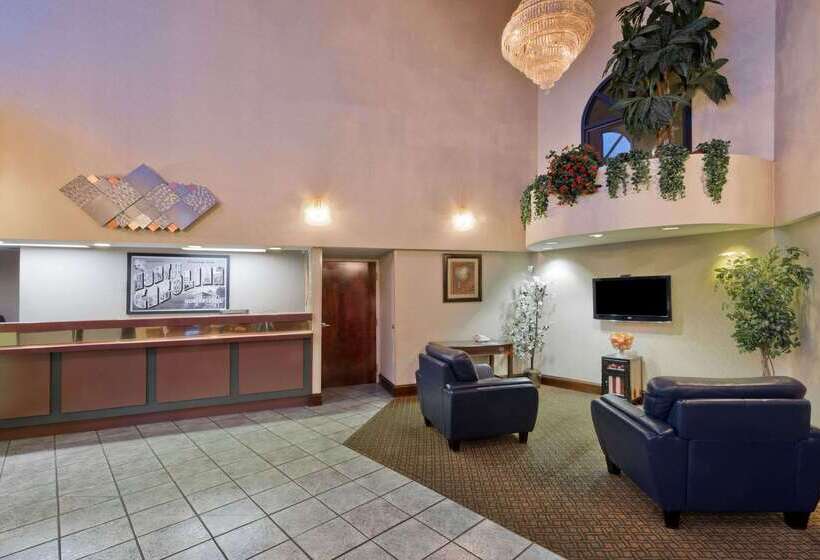 فندق Super 8 By Wyndham Huntersville/charlotte Area