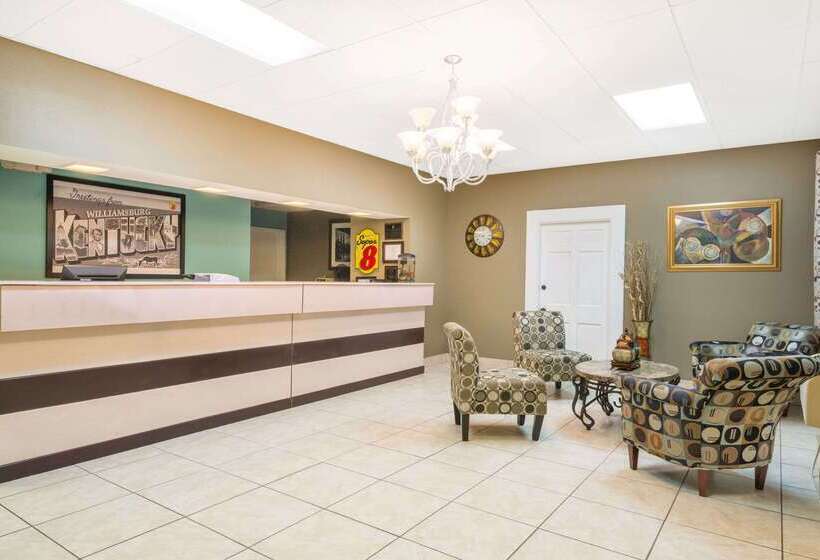 فندق Super 8 By Wyndham Williamsburg