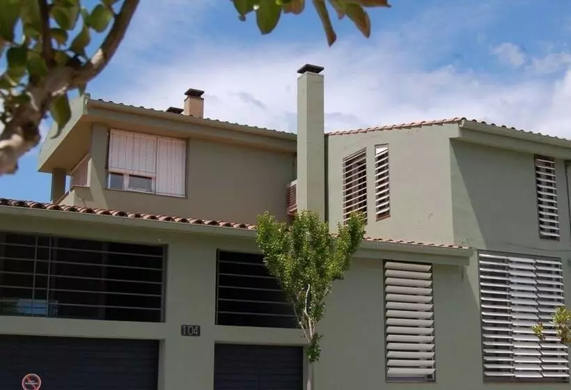 Casa A 15 Minutos De La Playa, Con Jardin Privado Y Piscina