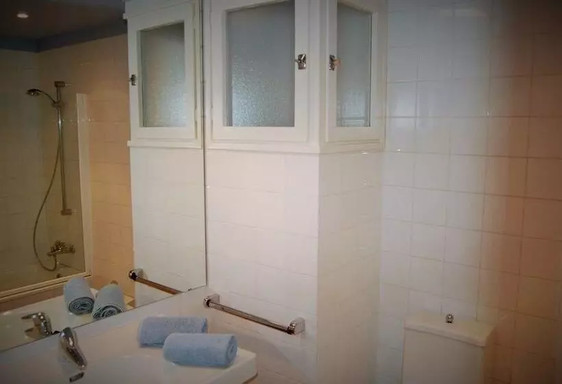 Casa A 15 Minutos De La Playa, Con Jardin Privado Y Piscina